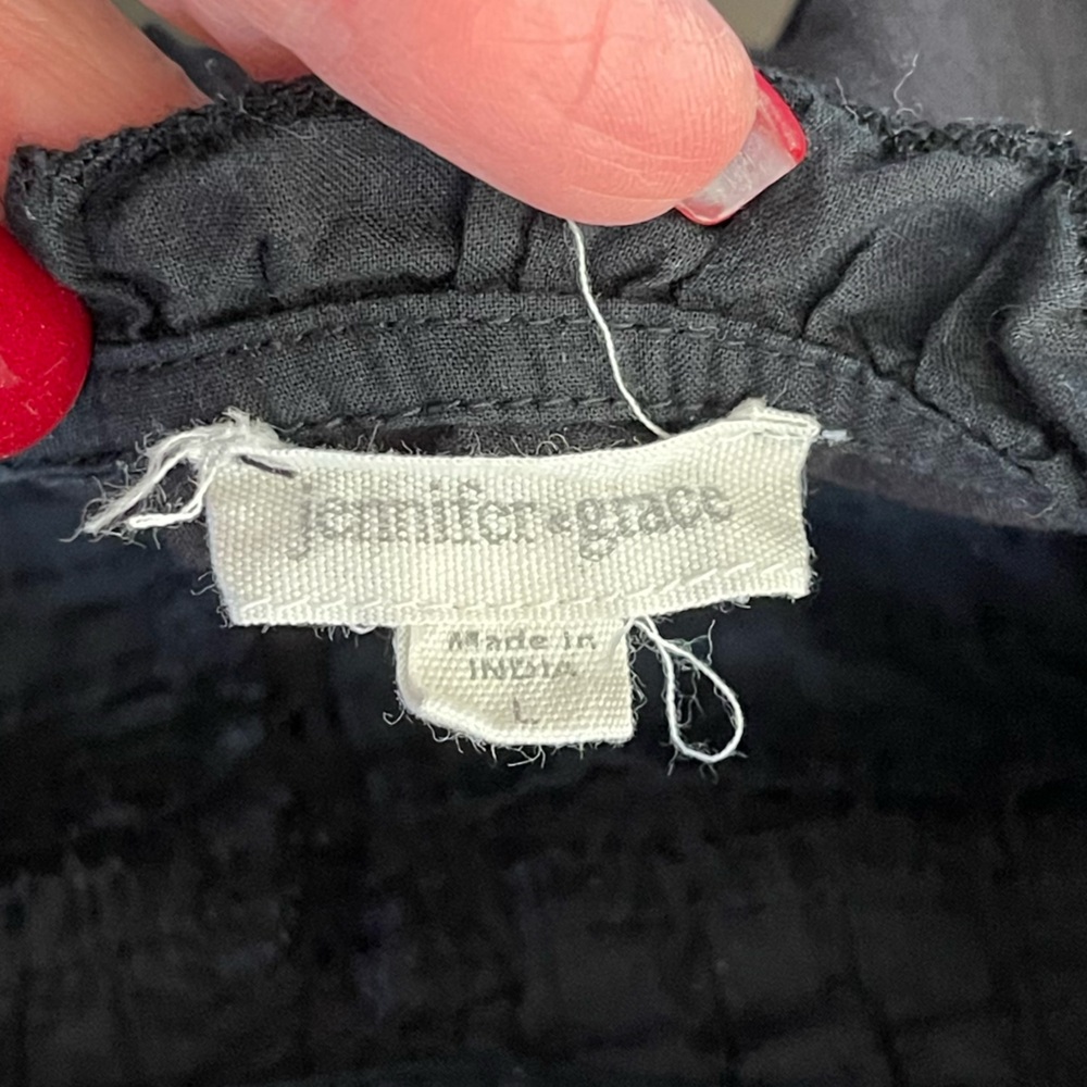 JENNIFER & GRACE Black Eyelet Flutter Sleeve Ruffle Pullover Top Size LARGE - Picture 10 of 12
